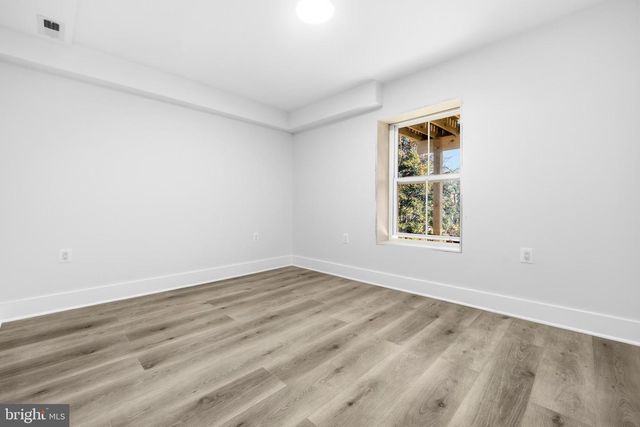 414 WATERFORD RD, Silver Spring, MD 20901