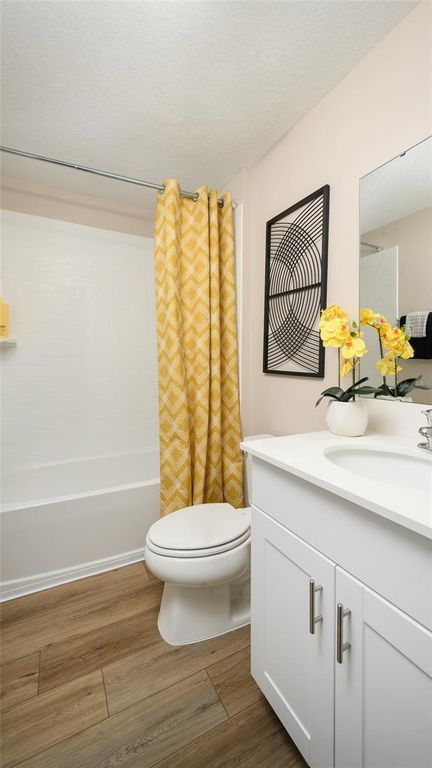 Image 17 of property listing at 9249 ORCHARD PARK LANE, Zephyrhills, FL 33541