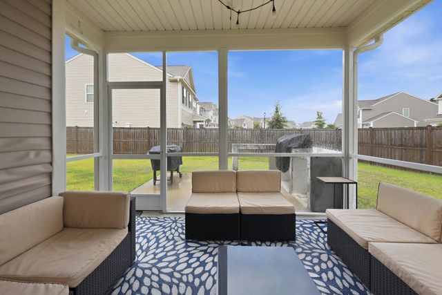 418 Fox Sparrow Court, Summerville, SC 29486
