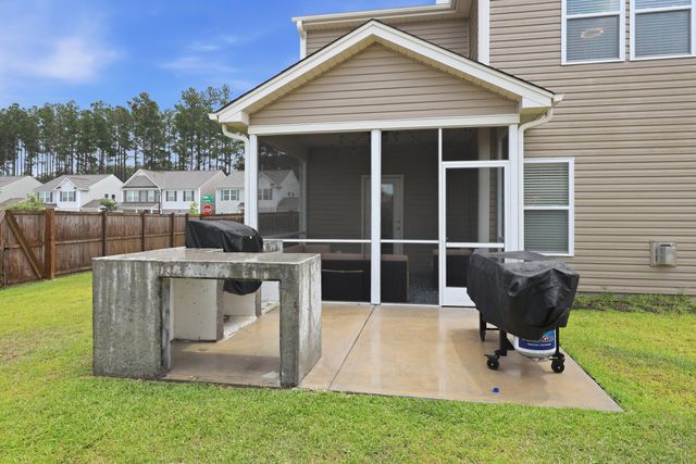 418 Fox Sparrow Court, Summerville, SC 29486