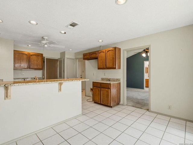 106 SADDLE CLUB CIR, Boerne, TX 78006