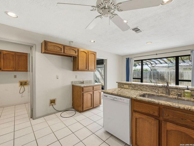 106 SADDLE CLUB CIR, Boerne, TX 78006