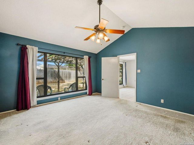 106 SADDLE CLUB CIR, Boerne, TX 78006