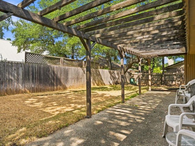 106 SADDLE CLUB CIR, Boerne, TX 78006