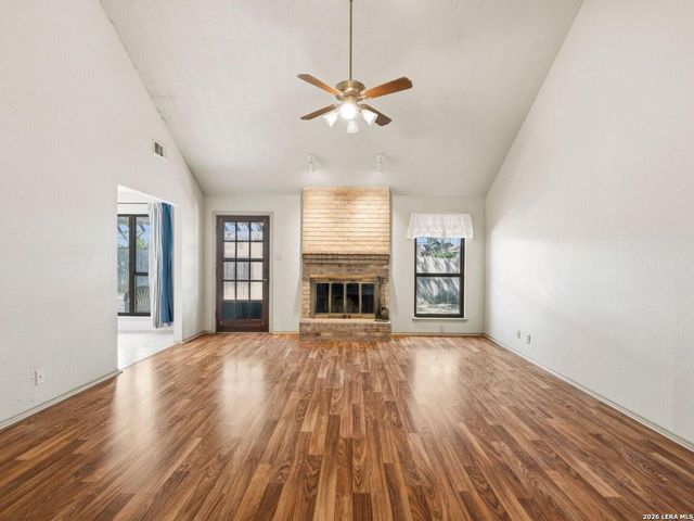 106 SADDLE CLUB CIR, Boerne, TX 78006