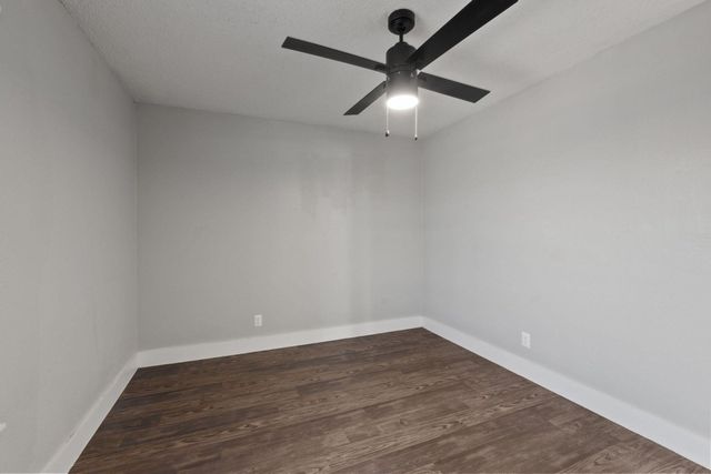 1220 W Anderson LN 109, Austin, TX 78757