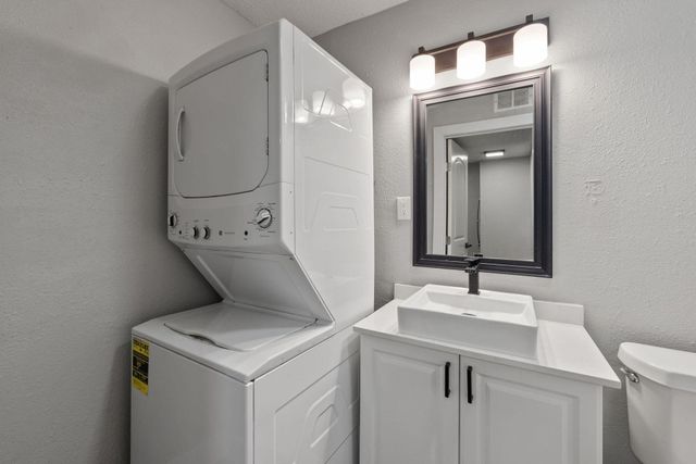 1220 W Anderson LN 109, Austin, TX 78757