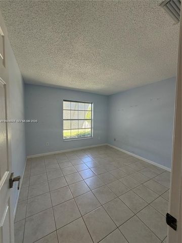 665 SE 25th Ln 665, Homestead, FL 33033