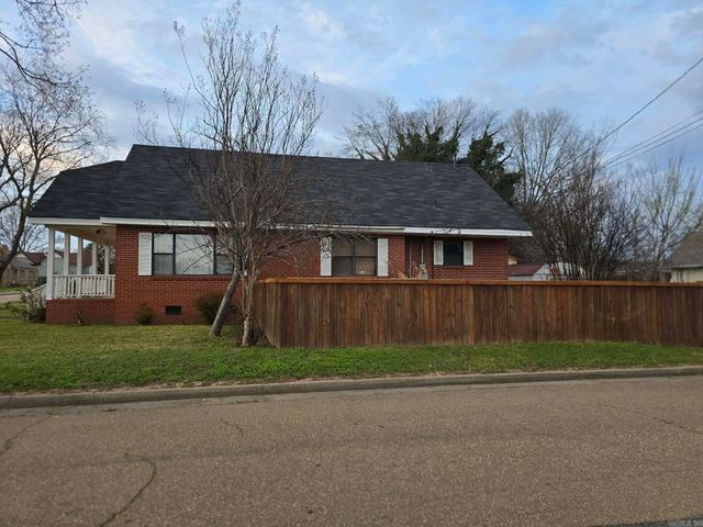 526 S 9th Street, Arkadelphia, AR 71923