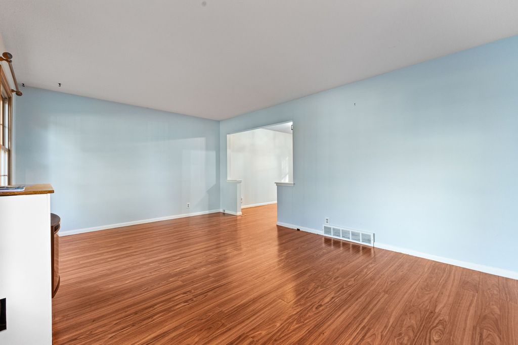 407 33rd Street, West Des Moines, IA 50265