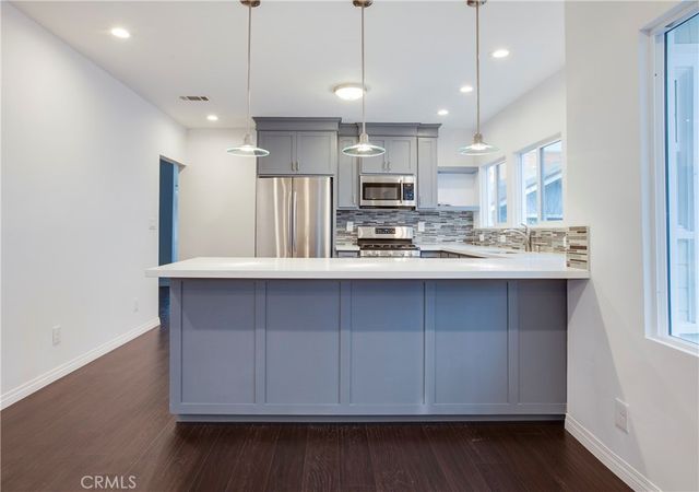 2765 W 8th, Los Angeles, CA 90005