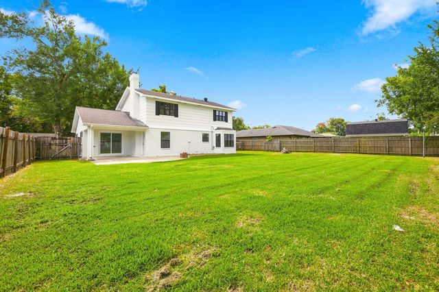137 Glenhill Drive, Houma, LA 70363
