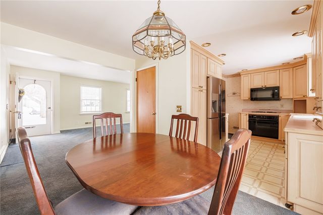 95 Ripplewood Drive, Greece, NY 14616