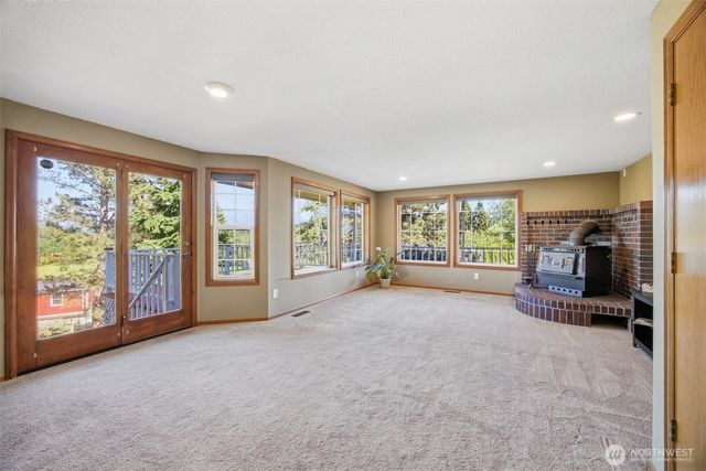 13085 Sunrise Drive, Mount Vernon, WA 98273