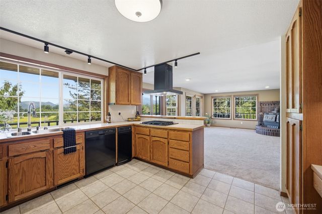 13085 Sunrise Drive, Mount Vernon, WA 98273
