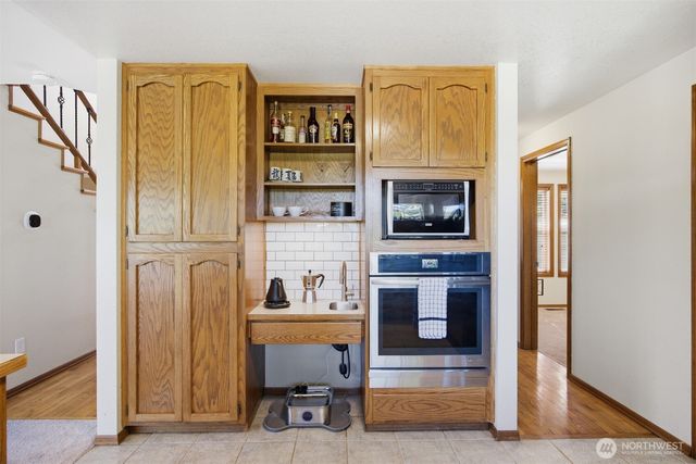 13085 Sunrise Drive, Mount Vernon, WA 98273