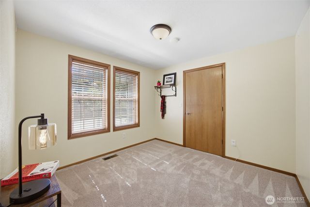 13085 Sunrise Drive, Mount Vernon, WA 98273