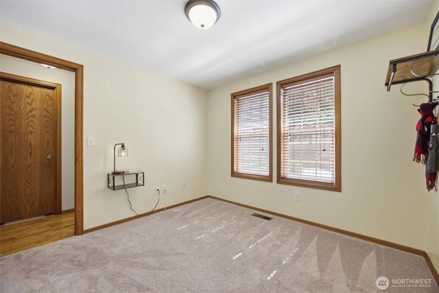 13085 Sunrise Drive, Mount Vernon, WA 98273