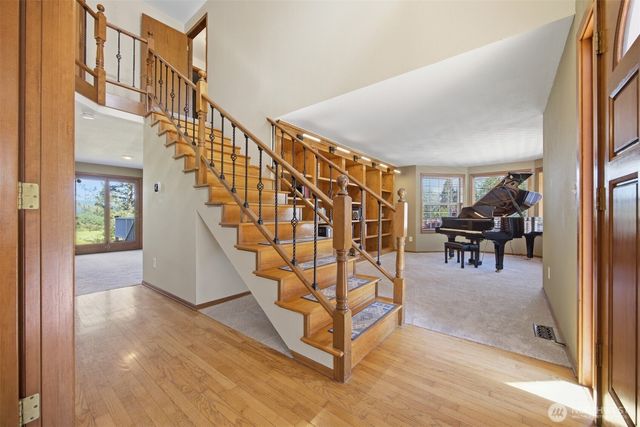 13085 Sunrise Drive, Mount Vernon, WA 98273
