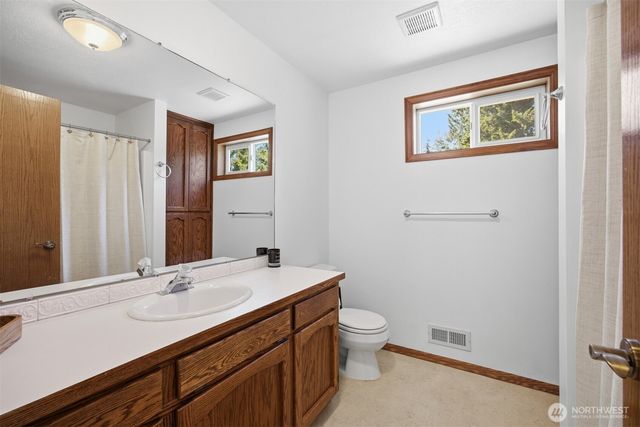 13085 Sunrise Drive, Mount Vernon, WA 98273