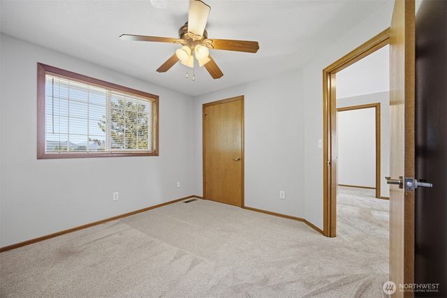 13085 Sunrise Drive, Mount Vernon, WA 98273