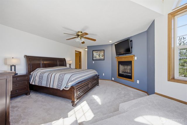 13085 Sunrise Drive, Mount Vernon, WA 98273