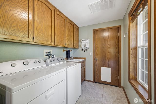 13085 Sunrise Drive, Mount Vernon, WA 98273
