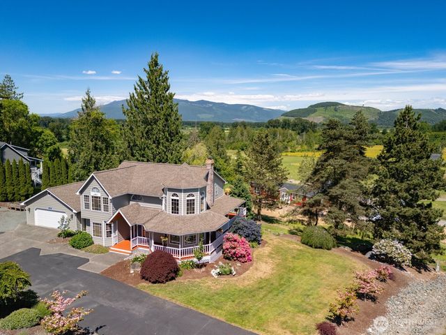 13085 Sunrise Drive, Mount Vernon, WA 98273