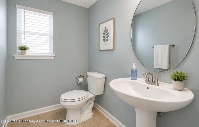 6784 Cotswald Drive, Grand Ledge, MI 48837