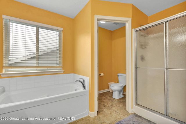 6784 Cotswald Drive, Grand Ledge, MI 48837