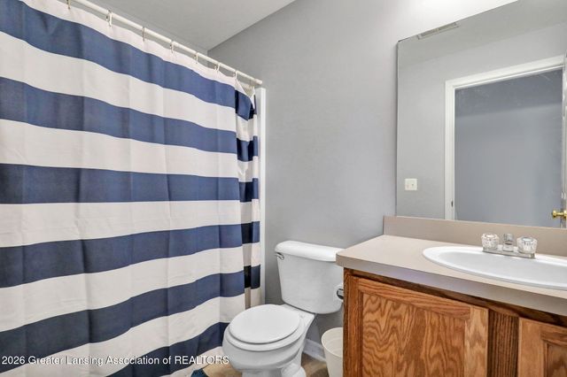 6784 Cotswald Drive, Grand Ledge, MI 48837