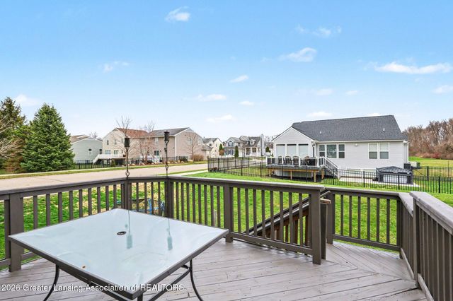 6784 Cotswald Drive, Grand Ledge, MI 48837