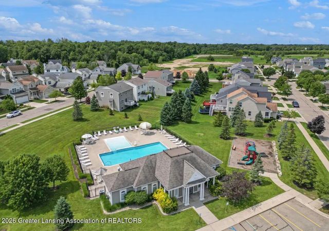 6784 Cotswald Drive, Grand Ledge, MI 48837
