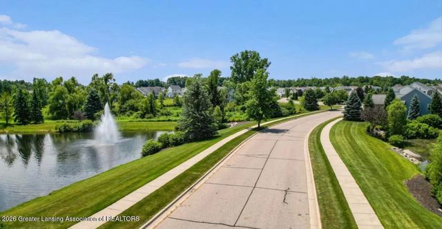 6784 Cotswald Drive, Grand Ledge, MI 48837
