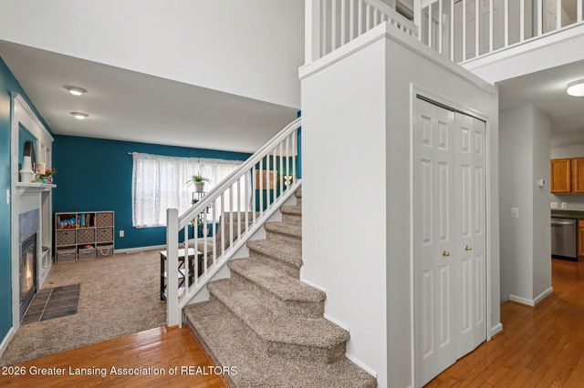 6784 Cotswald Drive, Grand Ledge, MI 48837