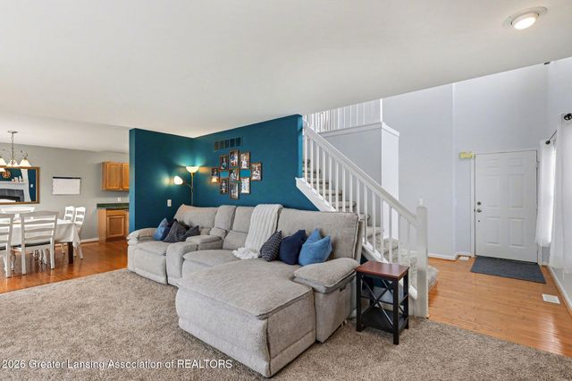 6784 Cotswald Drive, Grand Ledge, MI 48837