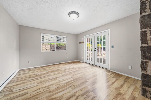 8 Allendale Place, Mt Lebanon, PA 15228