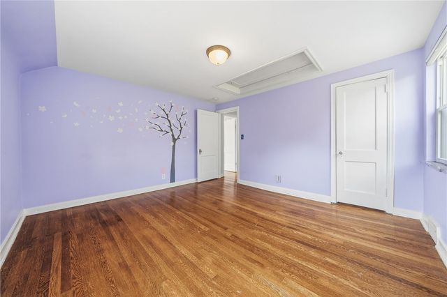 8 Allendale Place, Mt Lebanon, PA 15228