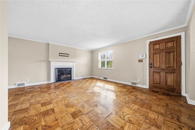 8 Allendale Place, Mt Lebanon, PA 15228