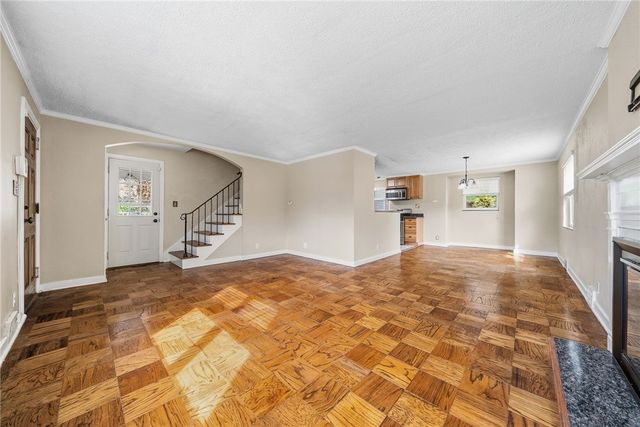 8 Allendale Place, Mt Lebanon, PA 15228