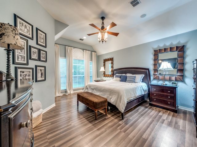 804 Sword Bridge Drive, Lewisville, TX 75056