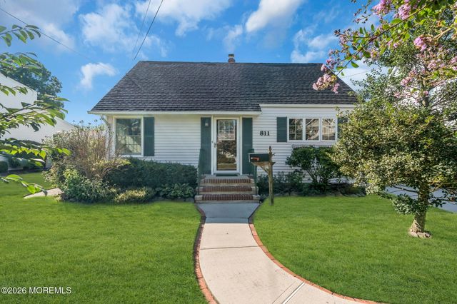 811 Claridge Drive, Spring Lake, NJ 07762
