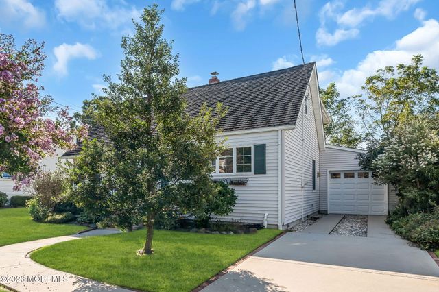 811 Claridge Drive, Spring Lake, NJ 07762