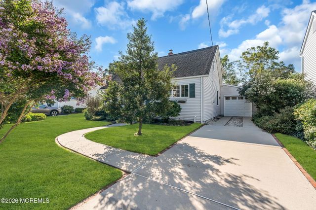 811 Claridge Drive, Spring Lake, NJ 07762