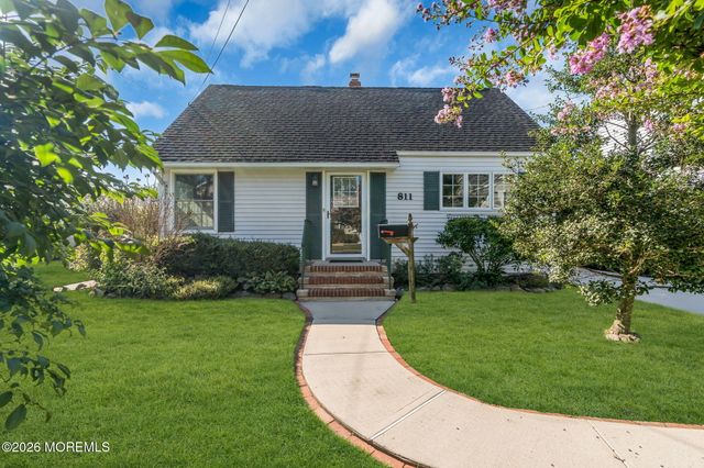 811 Claridge Drive, Spring Lake, NJ 07762