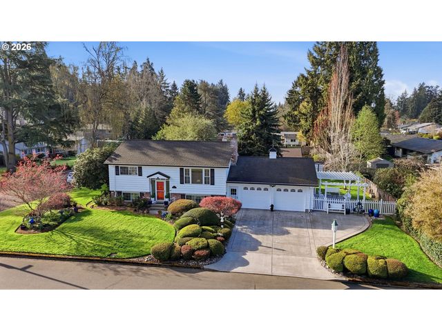 3676 Se PINE St, Hillsboro, OR 97123