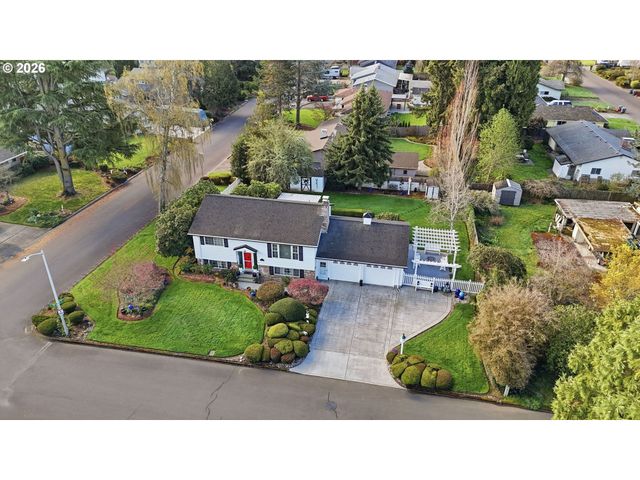 3676 Se PINE St, Hillsboro, OR 97123