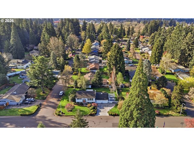 3676 Se PINE St, Hillsboro, OR 97123