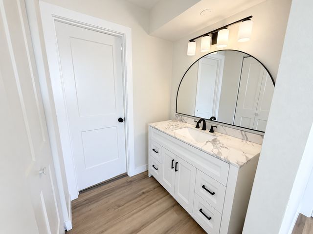 9051 S Roberts Road 205, Hickory Hills, IL 60457