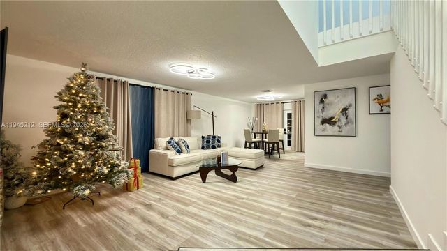 1001 SW 98th Ave 00, Pembroke Pines, FL 33025